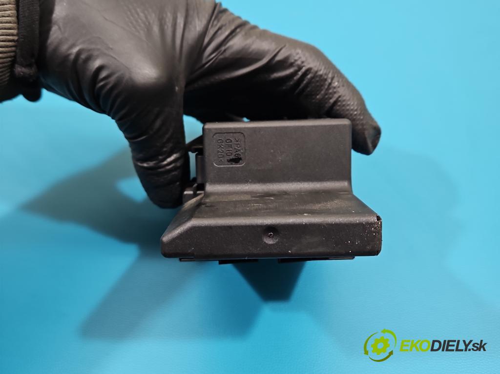 Mercedes C W203 2000-2007 2.2 CDI 116 HP manual 85 kW 2148 cm3 4- Spínačka 2035450508 (Spínacia skrinka)