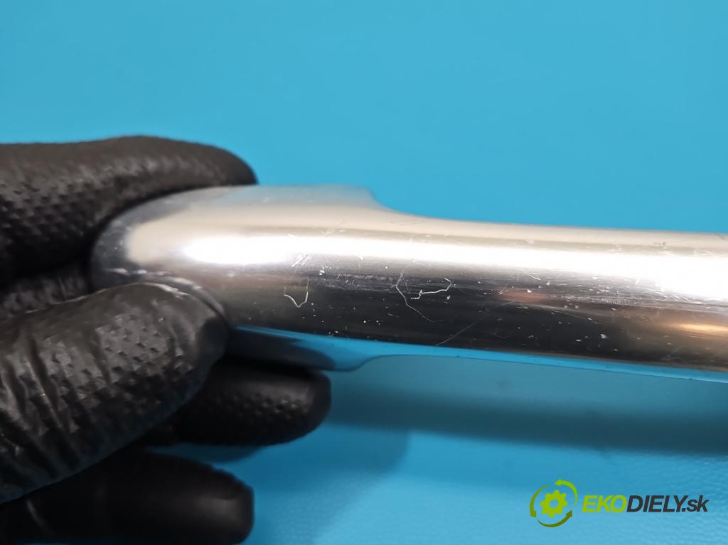 Alfa romeo 147 1.9 JTD 120 HP manual 88 kW 1910 cm3 3- rukoväť predné ľavé mimo:  (Kľučka dverí vonkajšia predná ľavá)