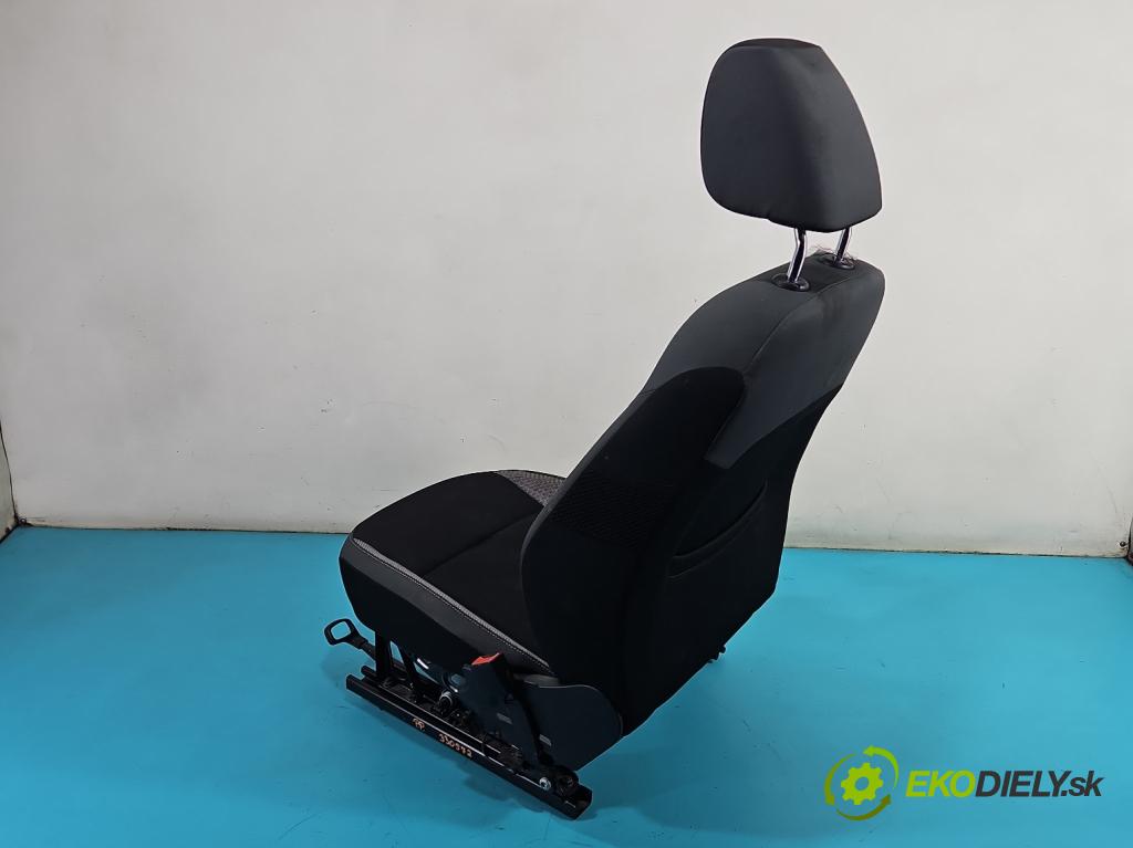 Skoda Fabia III 2014- 2021 1.2 TSI 110 HP manual 81 kW 1197 cm3 5- Sedačka pravý (Sedadlo)