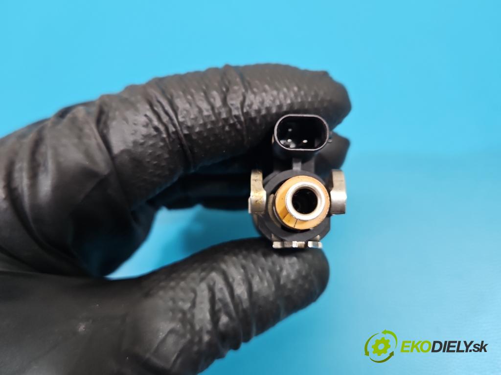 Porsche Panamera I 970 2009-2016 3.0 v6 420 hp automatic 309 kW 2997 cm3 5- vstrek 94611012860 (Vstrekovač paliva)