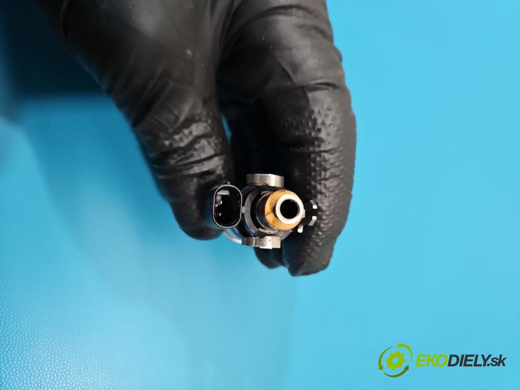 Porsche Panamera I 970 2009-2016 3.0 v6 420 hp automatic 309 kW 2997 cm3 5- vstrek 94611012860 (Vstrekovač paliva)