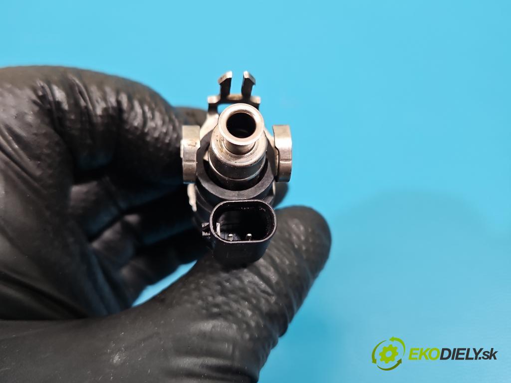 Porsche Panamera I 970 2009-2016 3.0 v6 420 hp automatic 309 kW 2997 cm3 5- vstrek 94611012860 (Vstrekovač paliva)