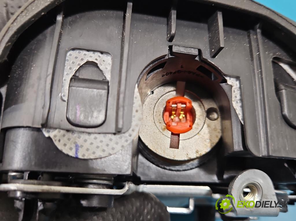 Toyota Auris I 2006-2013 1.6 VVTI 124hp manual 91 kW 1598 cm3 5- volant  (Volant)