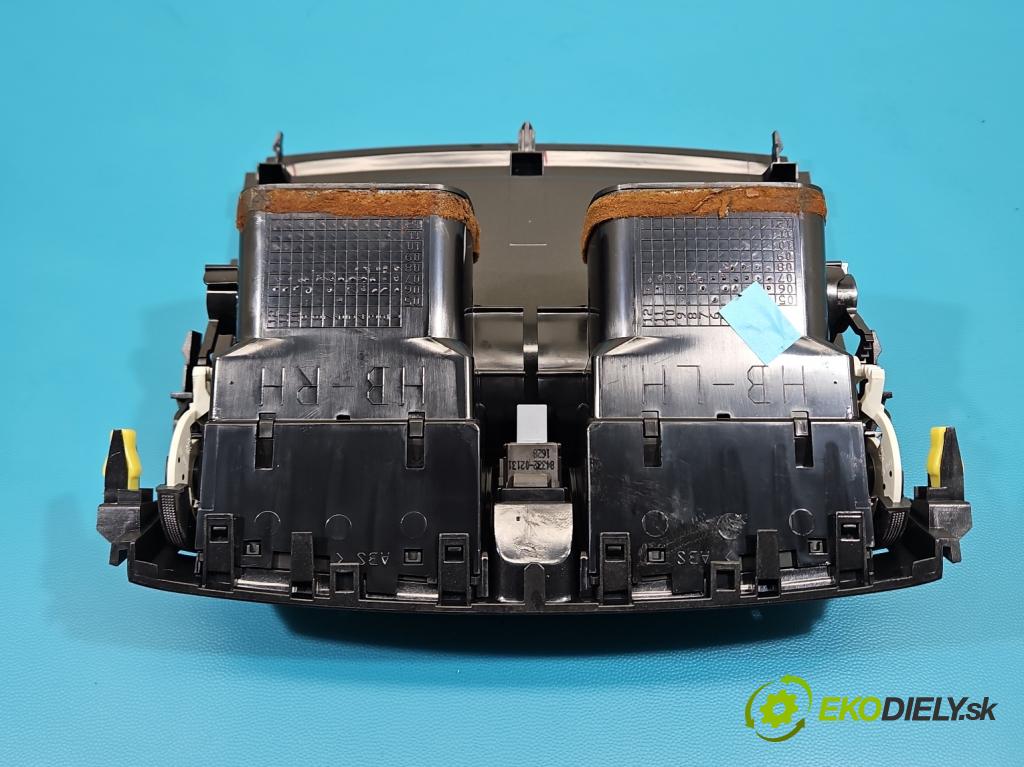 Toyota Auris I 2006-2013 1.6 VVTI 124hp manual 91 kW 1598 cm3 5- Mřížka: kúrenia stredová 55670-02130 (Mriežka kúrenia (fukár))