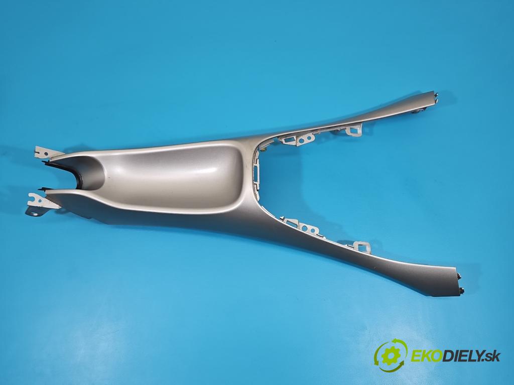 Toyota Auris I 2006-2013 1.6 VVTI 124hp manual 91 kW 1598 cm3 5- lišta ozdobná vnitŕní: 55434-02110