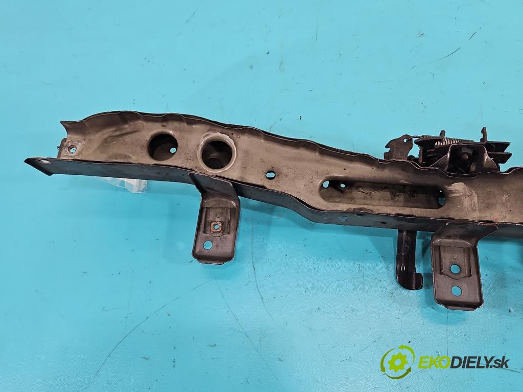 Toyota Auris I 2006-2013 1.6 VVTI 124 hp manual 91 kW 1598 cm3 5- stěna přední  (Přední výztuha)