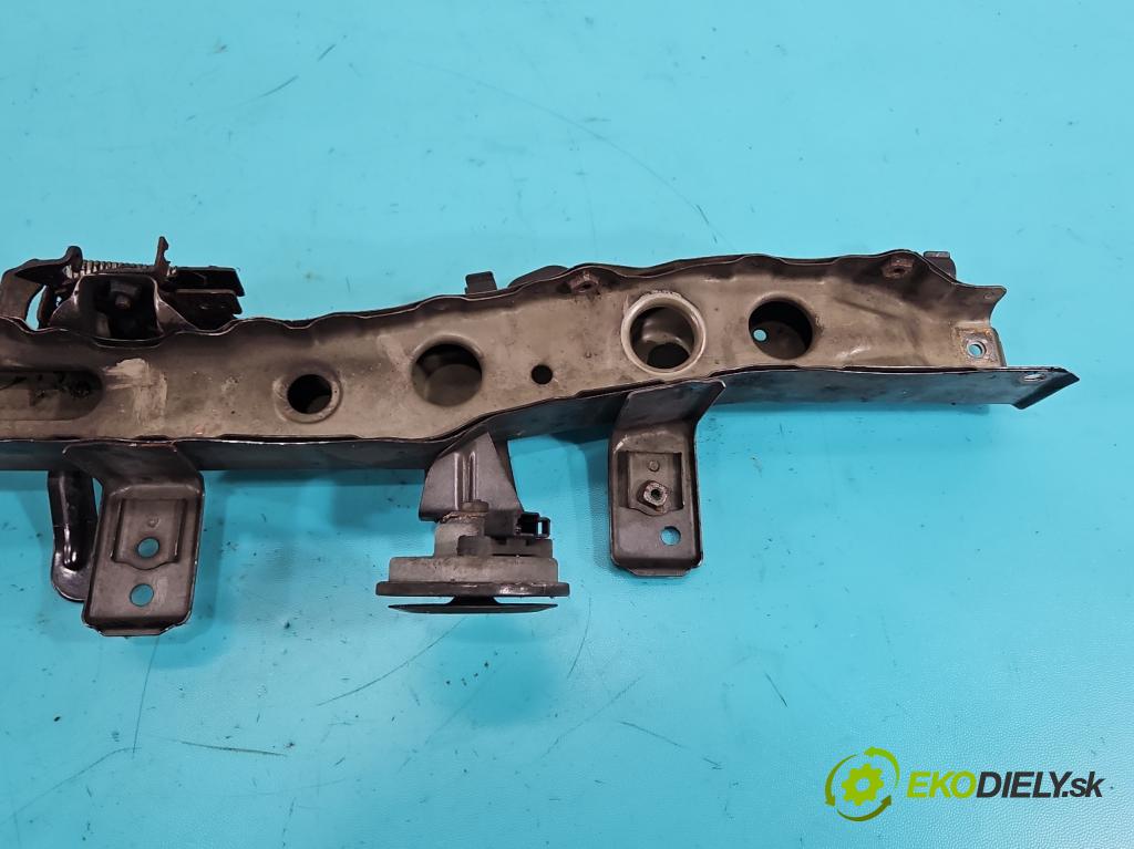 Toyota Auris I 2006-2013 1.6 VVTI 124 hp manual 91 kW 1598 cm3 5- stěna přední  (Přední výztuha)