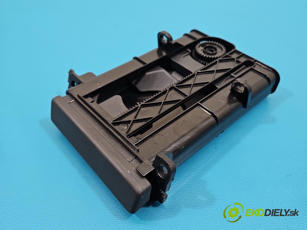 Toyota Auris I 2006-2013 1.6 VVTI 124hp manual 91 kW 1598 cm3 5- Rukojeť: na nápoje: 55620-02110 (Držiak (úchyt) na nápoje)