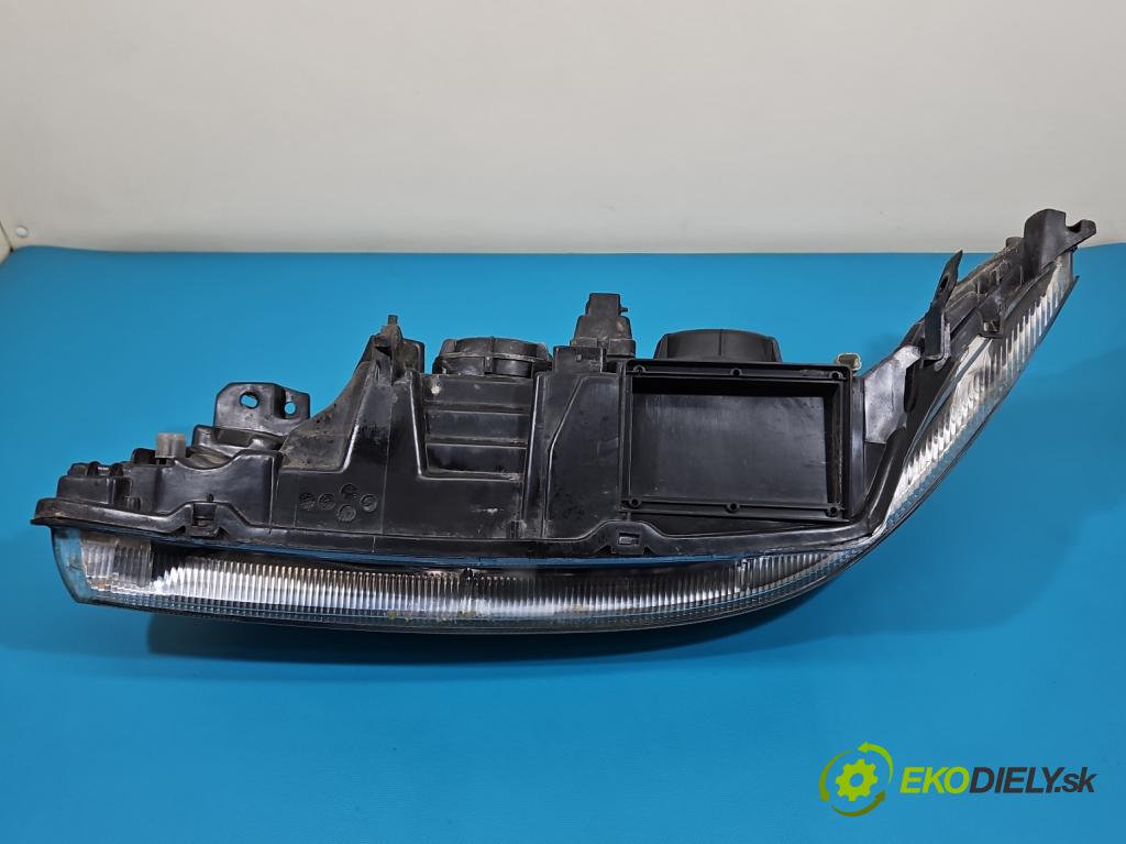 Renault Laguna II 2001-2007 1.8 16V 120 HP manual 88 kW 1783 cm3 5- Reflektor: pravý  (Svetlo predné pravé)