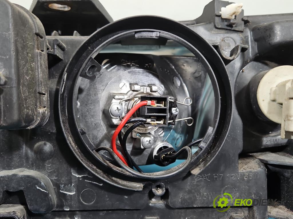 Renault Laguna II 2001-2007 1.8 16V 120 HP manual 88 kW 1783 cm3 5- Reflektor: pravý  (Svetlo predné pravé)