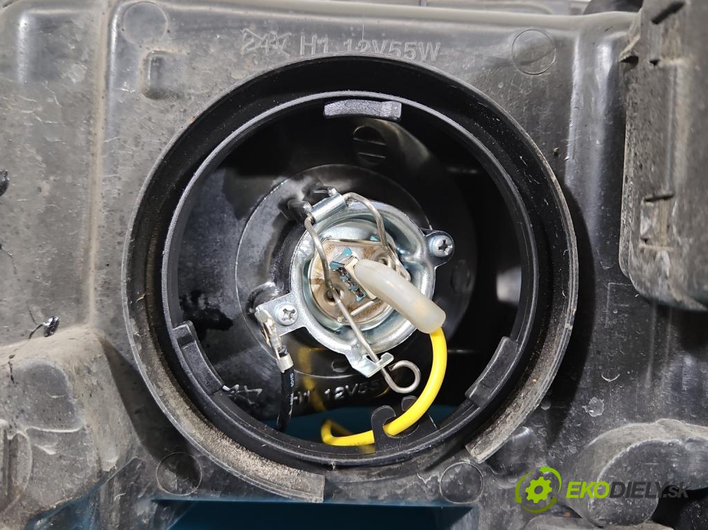 Renault Laguna II 2001-2007 1.8 16V 120 HP manual 88 kW 1783 cm3 5- Reflektor: pravý  (Svetlo predné pravé)