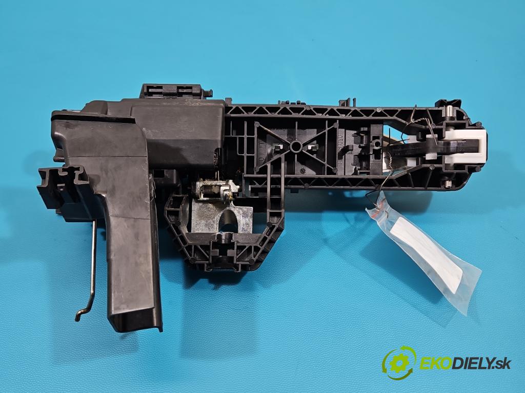 Mercedes A W176 2012-2018 1.5 CDI 109 HP manual 80 kW 1461 cm3 5- rukoväť predné ľavé mimo: A2047601700 (Kľučka dverí vonkajšia predná ľavá)