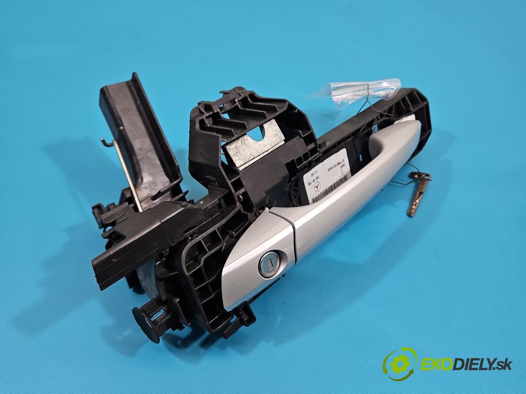 Mercedes A W176 2012-2018 1.5 CDI 109 HP manual 80 kW 1461 cm3 5- rukoväť predné ľavé mimo: A2047601700 (Kľučka dverí vonkajšia predná ľavá)