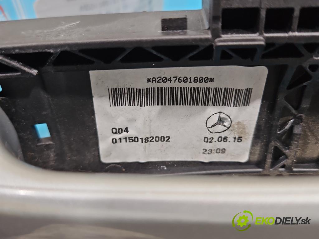 Mercedes A W176 2012-2018 1.5 CDI 109 hp manual 80 kW 1461 cm3 5- klika přední pravé A2047601800 (Klika dveří ostatní)