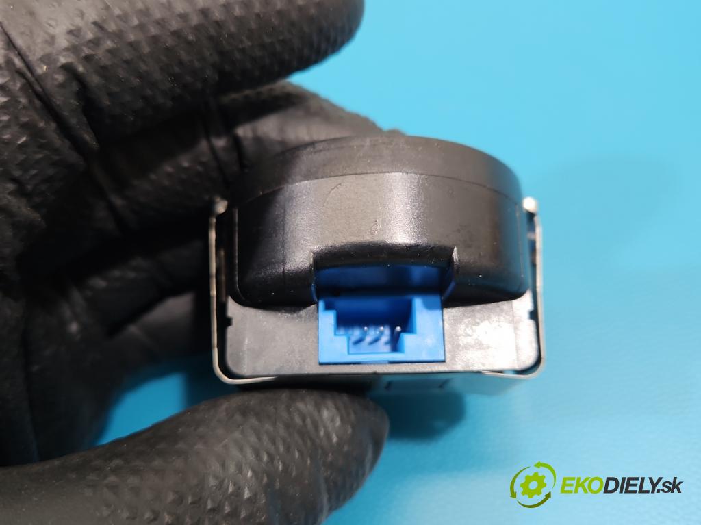 Mercedes A W176 2012-2018 1.5 CDI 109 HP manual 80 kW 1461 cm3 5- snímač déšť: A2469012504 (Snímač dažďa)