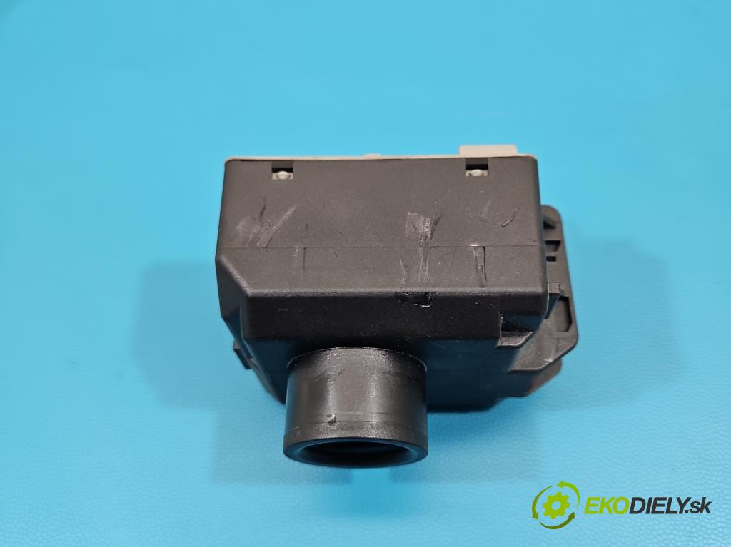 Mercedes A W176 2012-2018 1.5 CDI 109 HP manual 80 kW 1461 cm3 5- Spínačka A2469055501 (Spínacia skrinka)