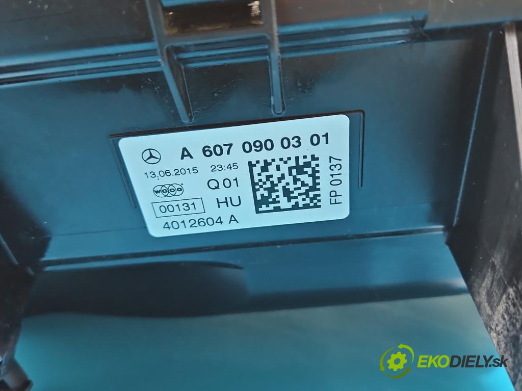 Mercedes A W176 2012-2018 1.5 CDI 109 HP manual 80 kW 1461 cm3 5- obal filtra vzduchu A6070900301 (Obal vzduchového filtra)