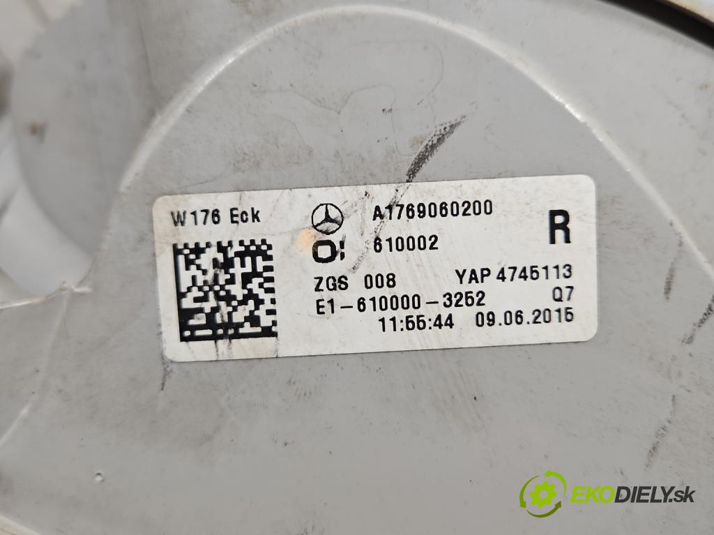 Mercedes A W176 2012-2018 1.5 CDI 109 HP manual 80 kW 1461 cm3 5- svetlo / reflektor zadné pravé A1769060200 (Kľučka dverí ostatné)