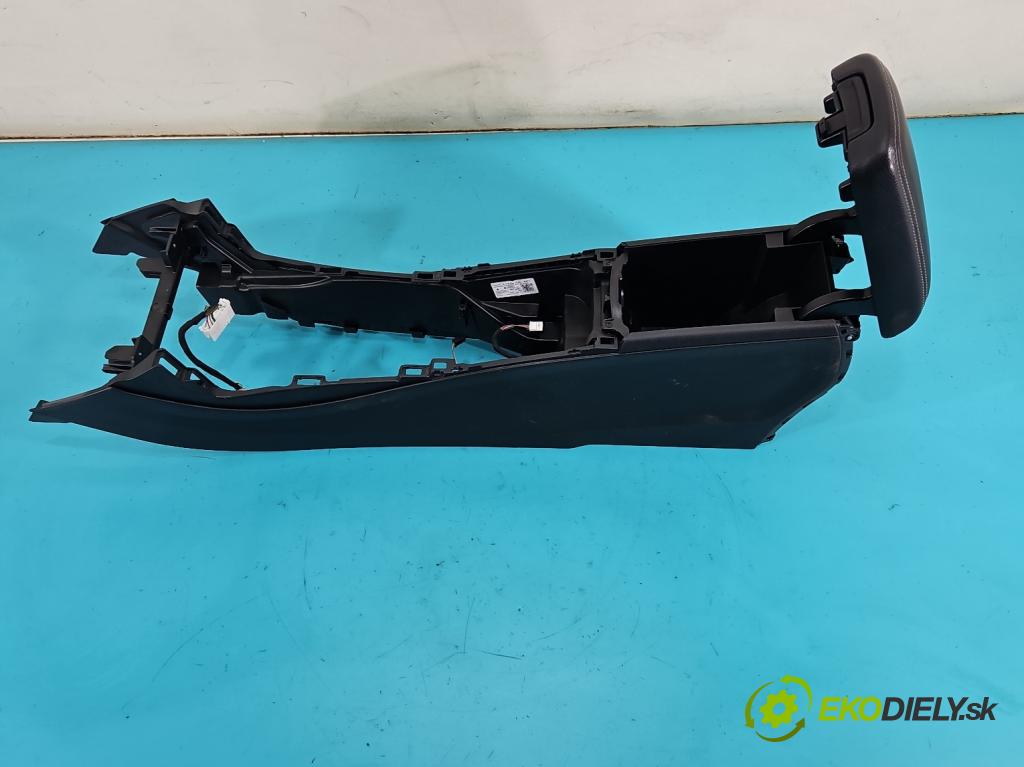 Mercedes A W176 2012-2018 1.5 CDI 109 HP manual 80 kW 1461 cm3 5- operadlo A1766801300 (Lakťová opierka)