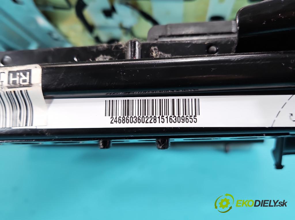 Mercedes A W176 2012-2018 1.5 CDI 109 hp manual 80 kW 1461 cm3 5- Sedadlo pravý  (Sedadlo)