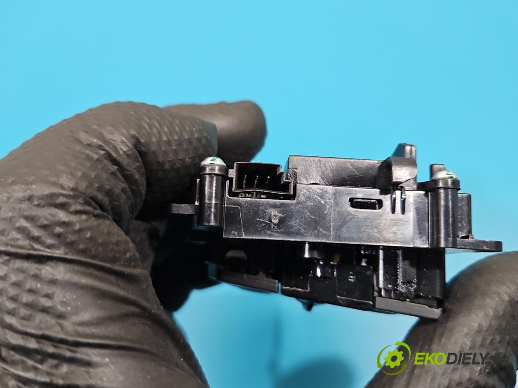 Bmw iX3 G08 0.0 elektrický: 286 HP automatic 210 kW  5- prepínač multifunkční: řízení:  (Prepínacie páčky pod volantom)