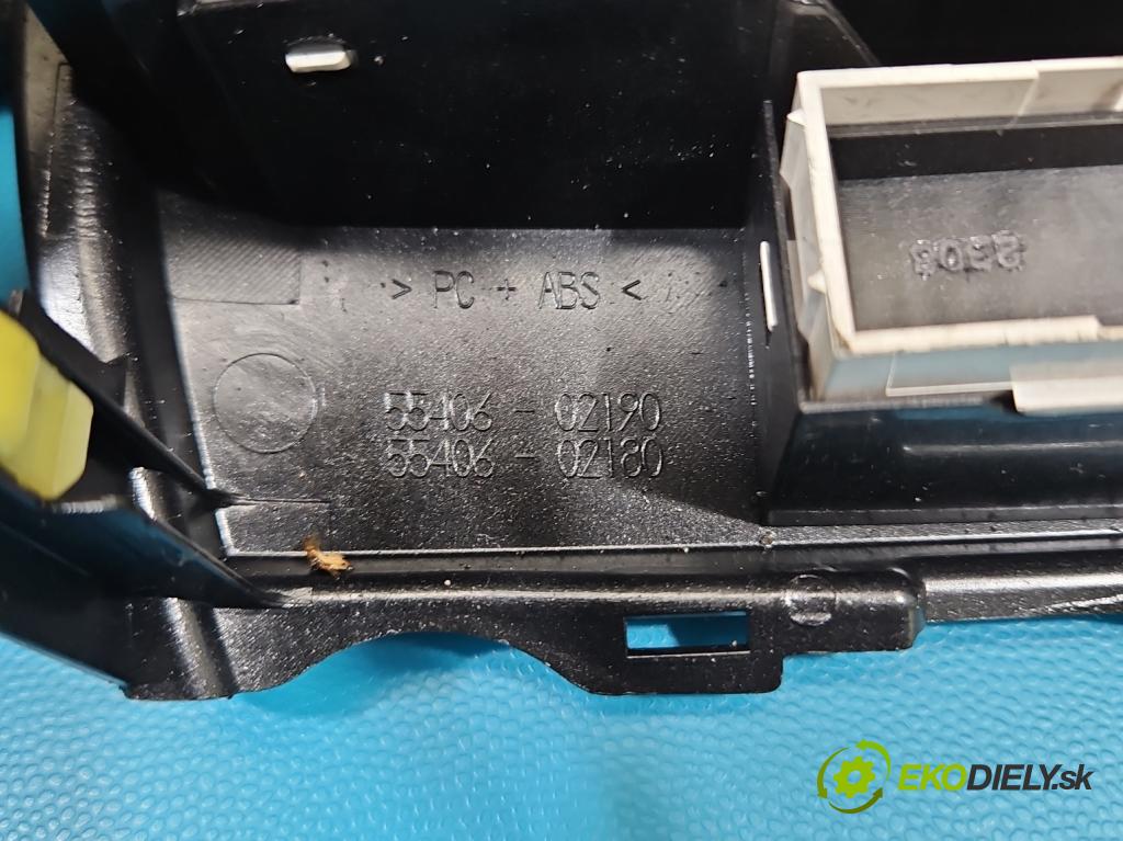 Toyota Auris I 2006-2013 1.6 VVTI 124hp manual 91 kW 1598 cm3 5- panel kúrenia
