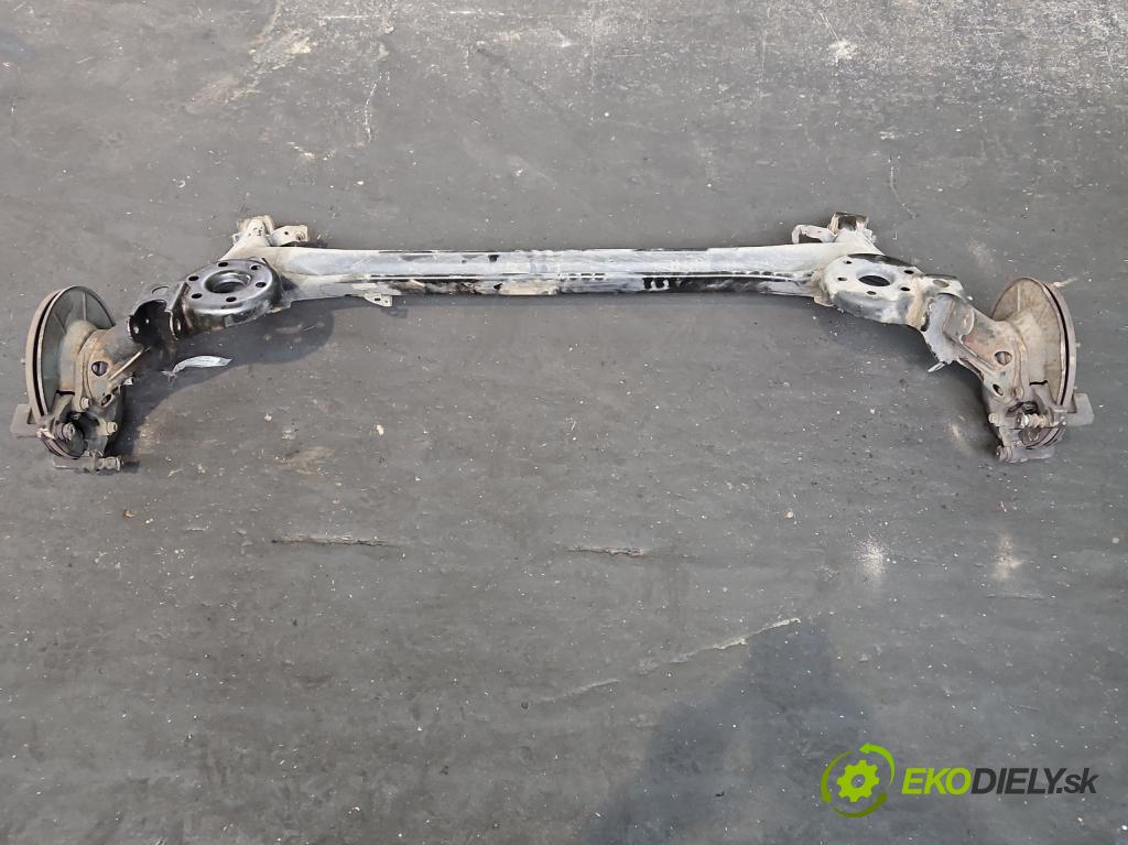 Toyota Auris I 2006-2013 1.6 VVTI 124 hp manual 91 kW 1598 cm3 5- zadní výztuha  (Zadní výztuha)