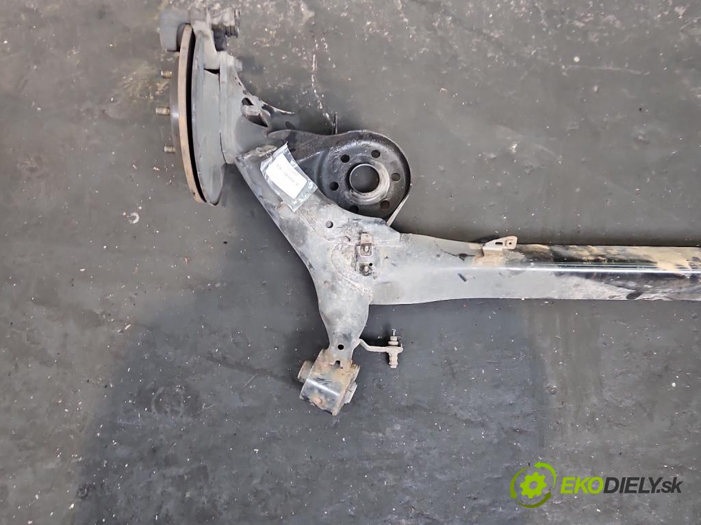 Toyota Auris I 2006-2013 1.6 VVTI 124 hp manual 91 kW 1598 cm3 5- zadní výztuha  (Zadní výztuha)