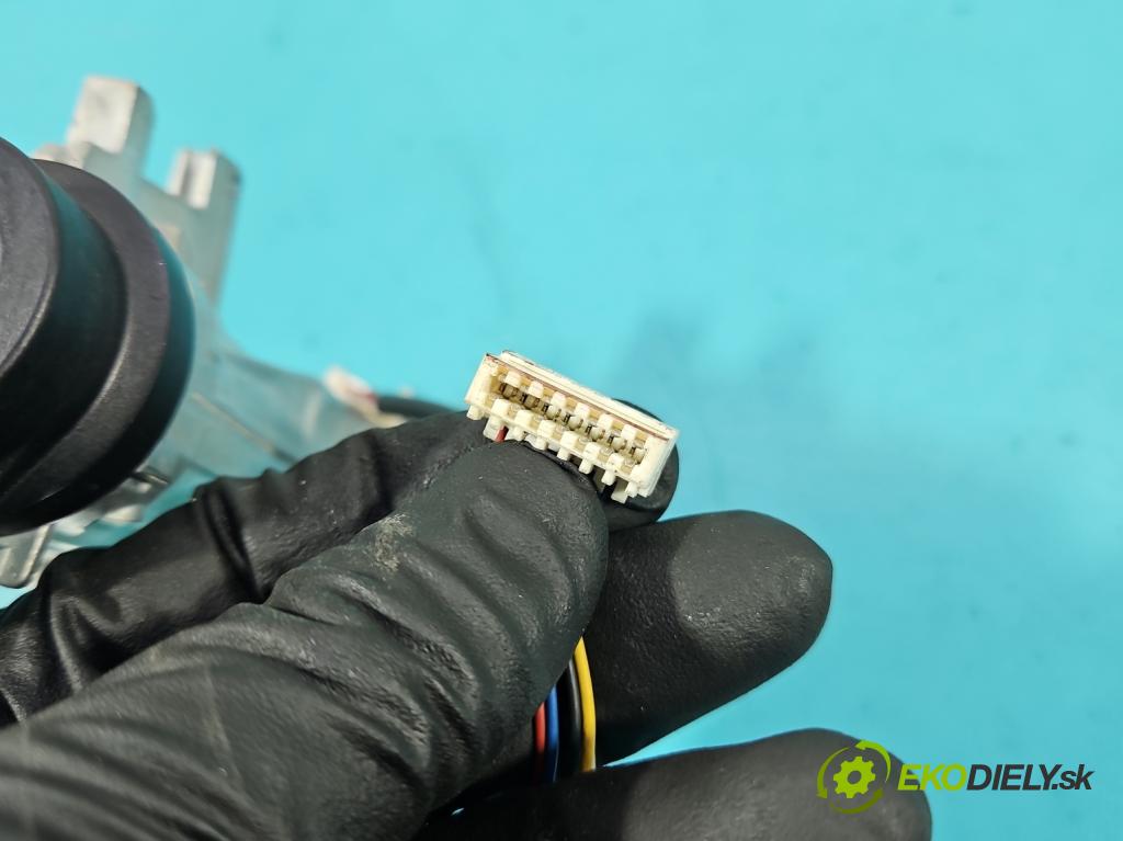 Skoda Octavia III 2013- 1.6 tdi 110 HP manual 81 kW 1598 cm3 5- Spínačka 5Q0905865A (Spínacia skrinka)