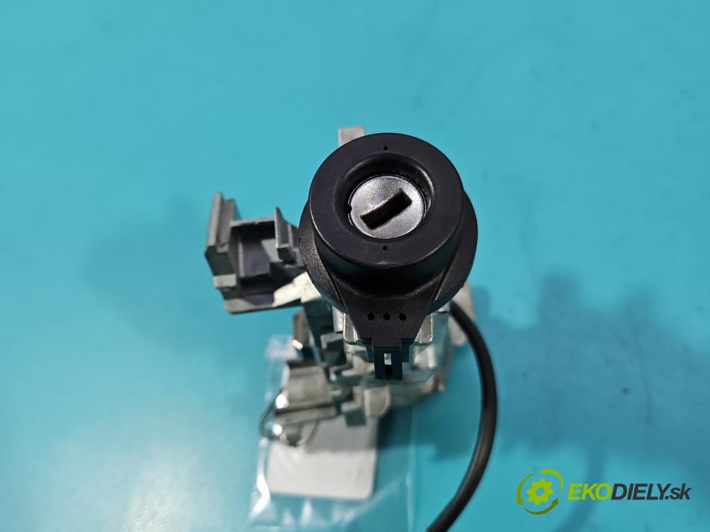 Skoda Octavia III 2013- 1.6 tdi 110 HP manual 81 kW 1598 cm3 5- Spínačka 5Q0905865A (Spínacia skrinka)