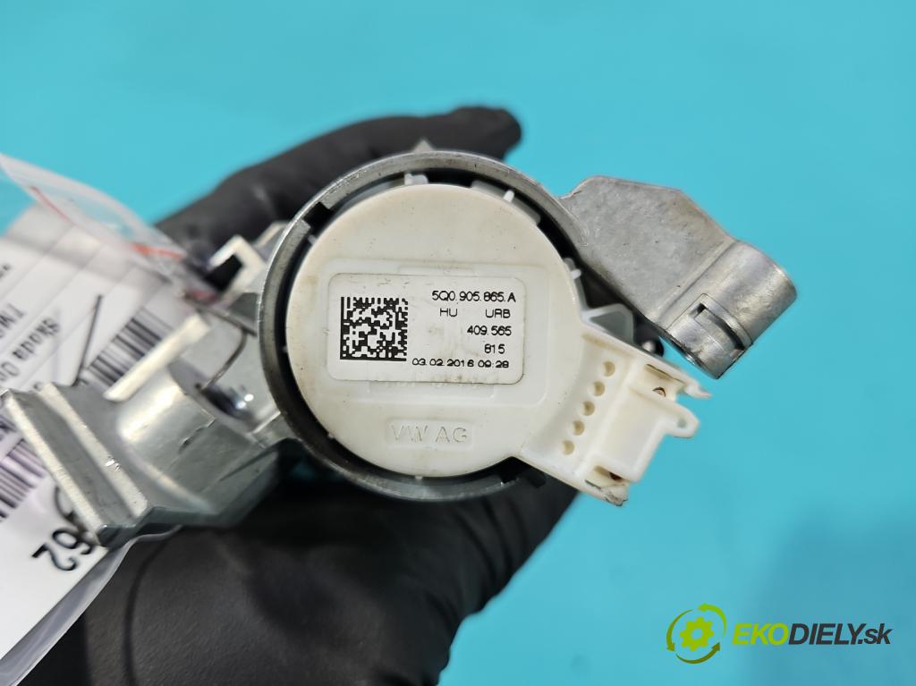 Skoda Octavia III 2013- 1.6 tdi 110 HP manual 81 kW 1598 cm3 5- Spínačka 5Q0905865A (Spínacia skrinka)