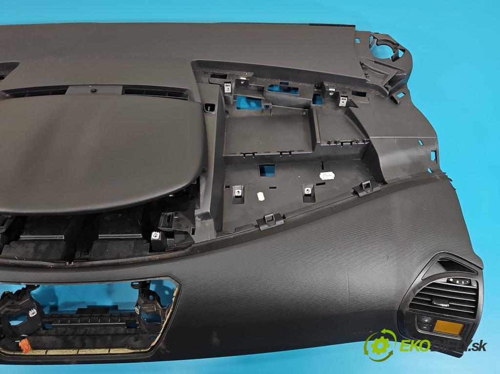 Citroen C4 Picasso I 2006-2013 1.8 16V 125 hp manual 92 kW 1749 cm3 5- kokpit,přistrojova deska