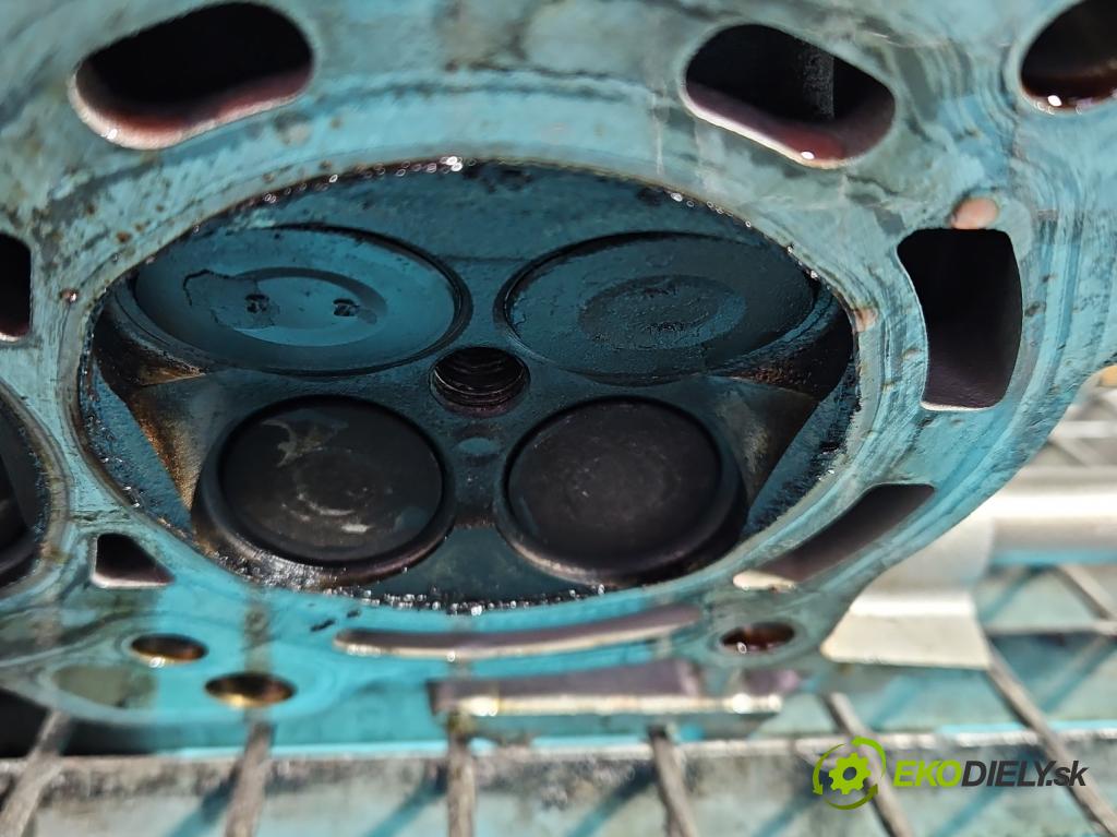 Toyota Auris I 2006-2013 1.6 VVTI 124hp manual 91 kW 1598 cm3 5- Hlava: motora