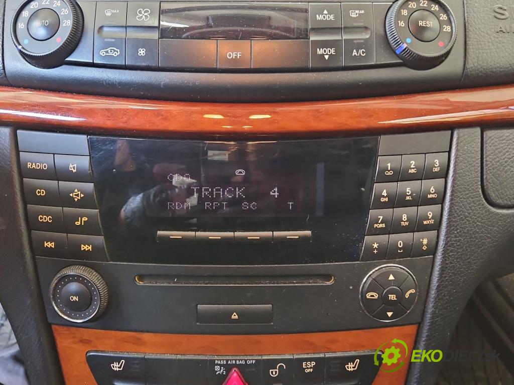 Mercedes E W211 2002-2009 2.2 cdi 136 HP automatic 100 kW 2148 cm3 5- Radio originál A2118702889