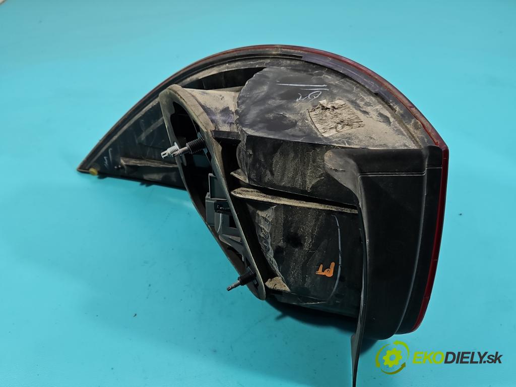 Vw Golf VI 2008-2013 1.6 TDI 90 HP manual 66 kW 1598 cm3 5- svetlo / reflektor zadné pravé 1K9945096G (Kľučka dverí ostatné)