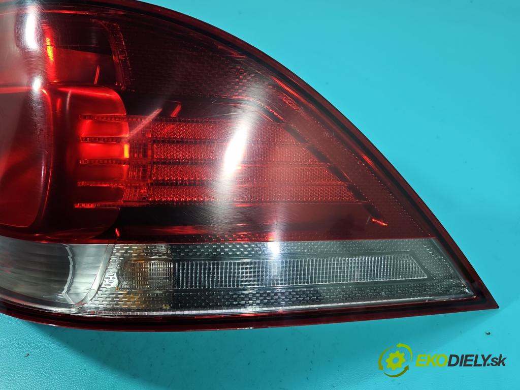 Vw Golf VI 2008-2013 1.6 TDI 90 HP manual 66 kW 1598 cm3 5- svetlo / reflektor zadné pravé 1K9945096G (Kľučka dverí ostatné)