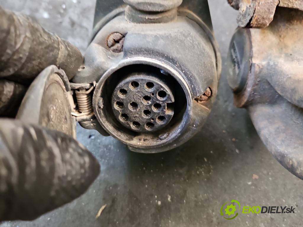 Ford S-max I 2006-2015 2.0 TDCI 140 hp manual 103 kW 1997 cm3 5- oko tažné  (Tažné zařízení)