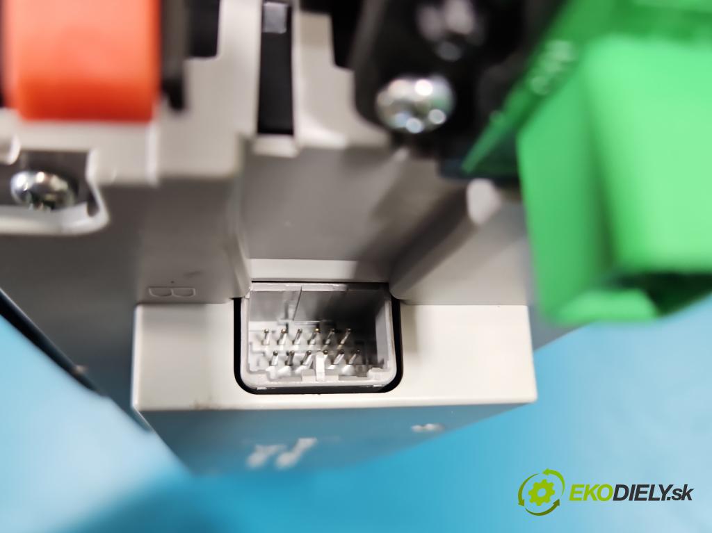 Honda Accord VIII 2008-2015 2.0 156 HP manual 115 kW 1997 cm3 4- Zobrazit: D099T (Prístrojová doska)