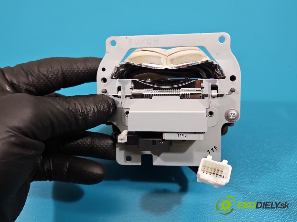 Lexus NX I 2014-2021 2.0 T 238HP automatic 175 kW 1998 cm3 5- Šošovka reflektor: pravej časti