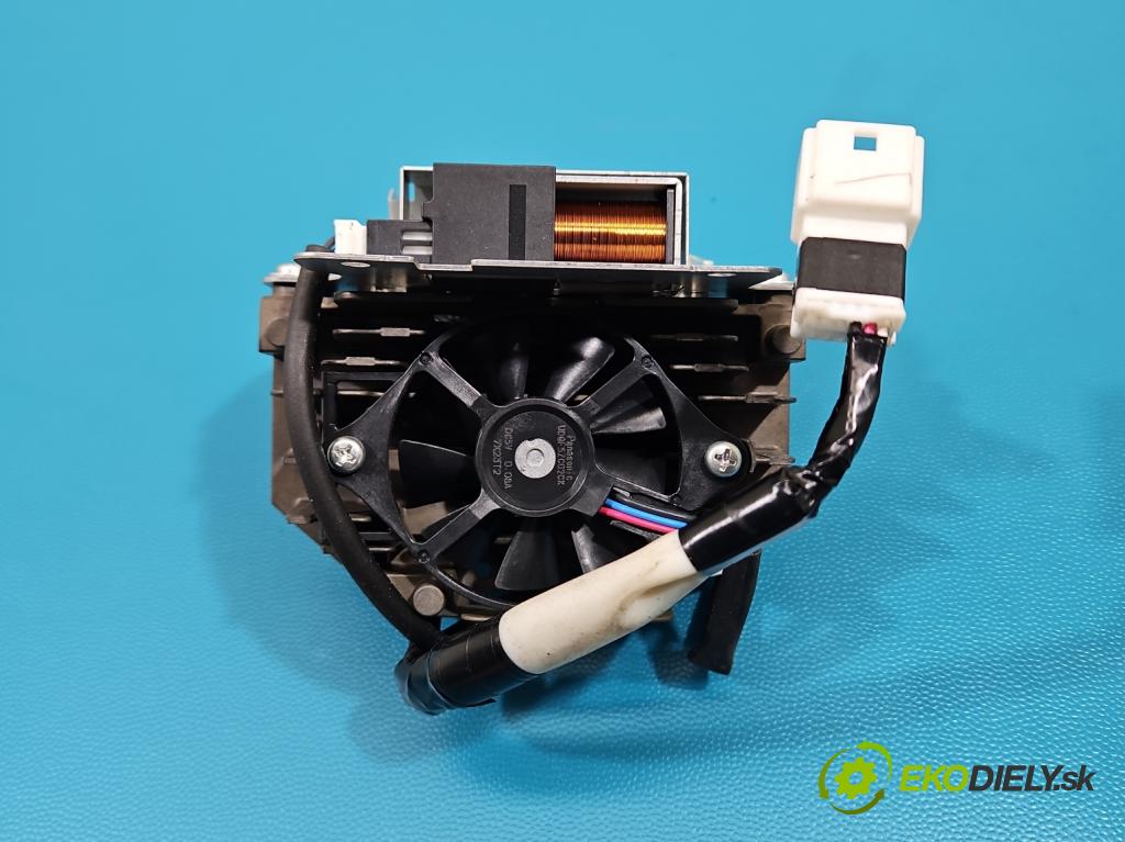 Lexus NX I 2014-2021 2.0 T 238HP automatic 175 kW 1998 cm3 5- Šošovka reflektor: pravej časti