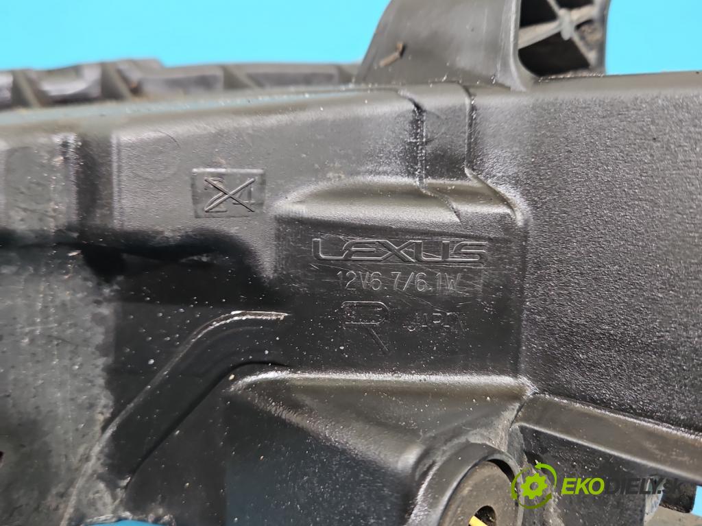 Lexus NX I 2014-2021 2.0 T 238hp automatic 175 kW 1998 cm3 5- Halogen pravý  (Klika dveří ostatní)