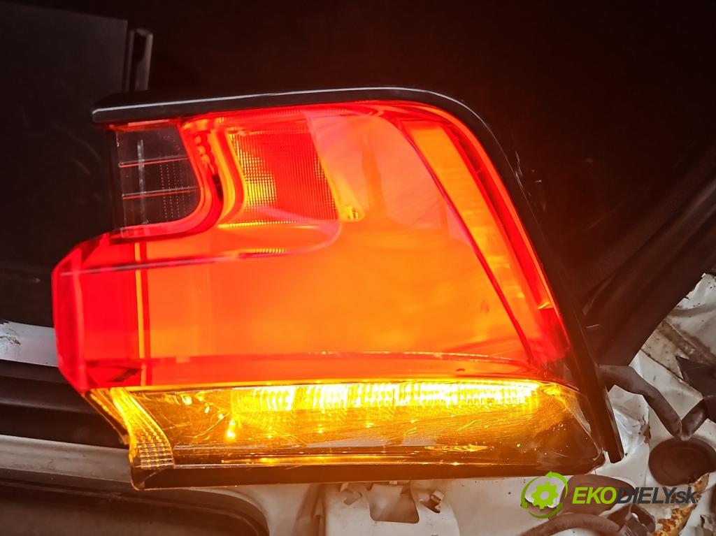 Lexus NX I 2014-2021 2.0 T 238HP automatic 175 kW 1998 cm3 5- svetlo / reflektor zadné pravé  (Kľučka dverí ostatné)
