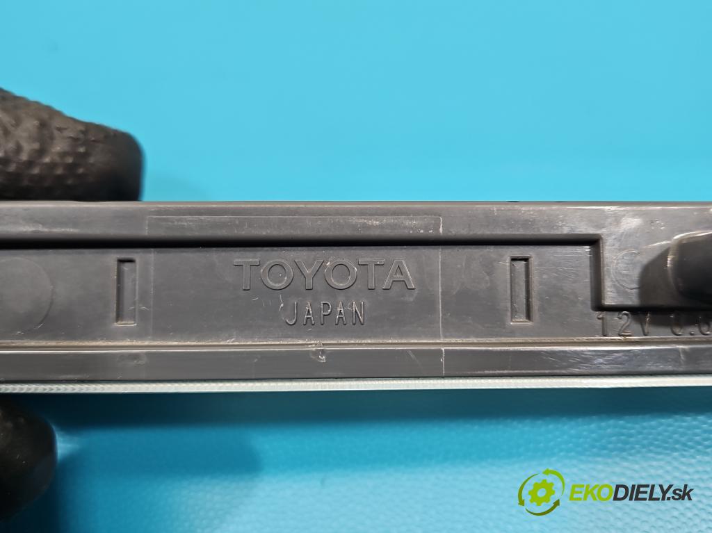 Lexus NX I 2014-2021 2.0 T 238HP automatic 175 kW 1998 cm3 5- světlo: stop: A045053