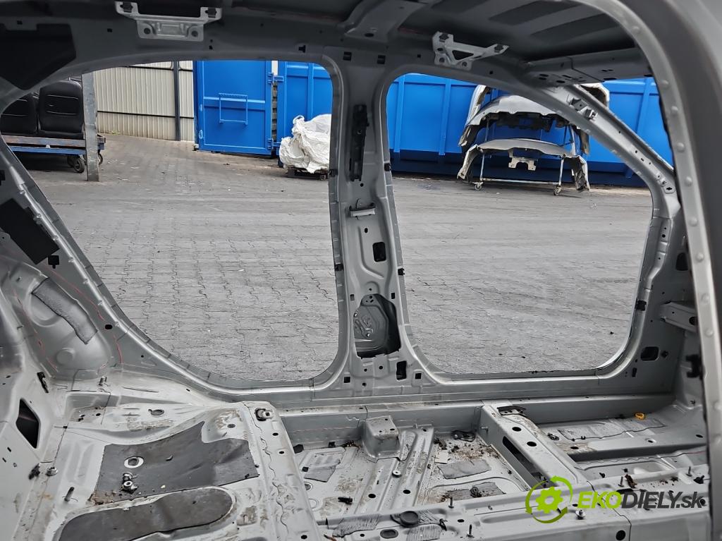 Mercedes A W176 2012-2018 1.5 CDI 109 hp manual 80 kW 1461 cm3 5- práh levý  (Karoserie ostatní)