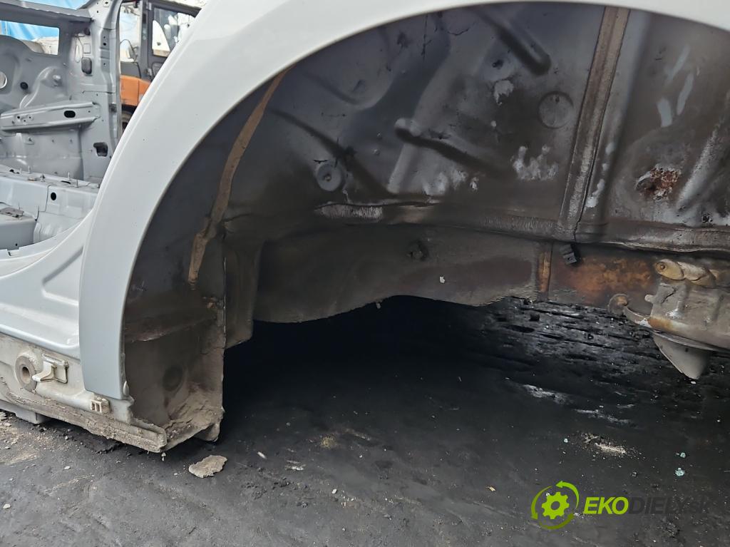 Mercedes A W176 2012-2018 1.5 CDI (607951) 109 hp manual 80 kW 1461 cm3 5- blatnik zadní levý