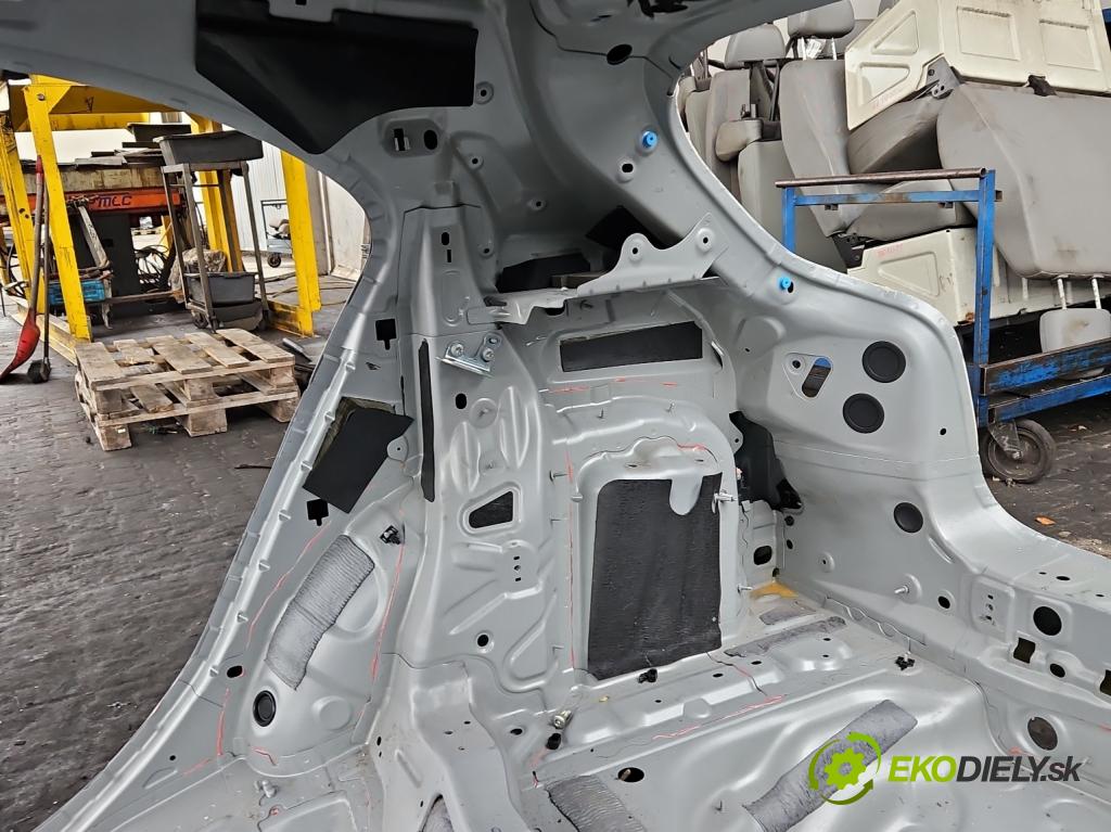 Mercedes A W176 2012-2018 1.5 CDI (607951) 109 hp manual 80 kW 1461 cm3 5- blatnik zadní pravý