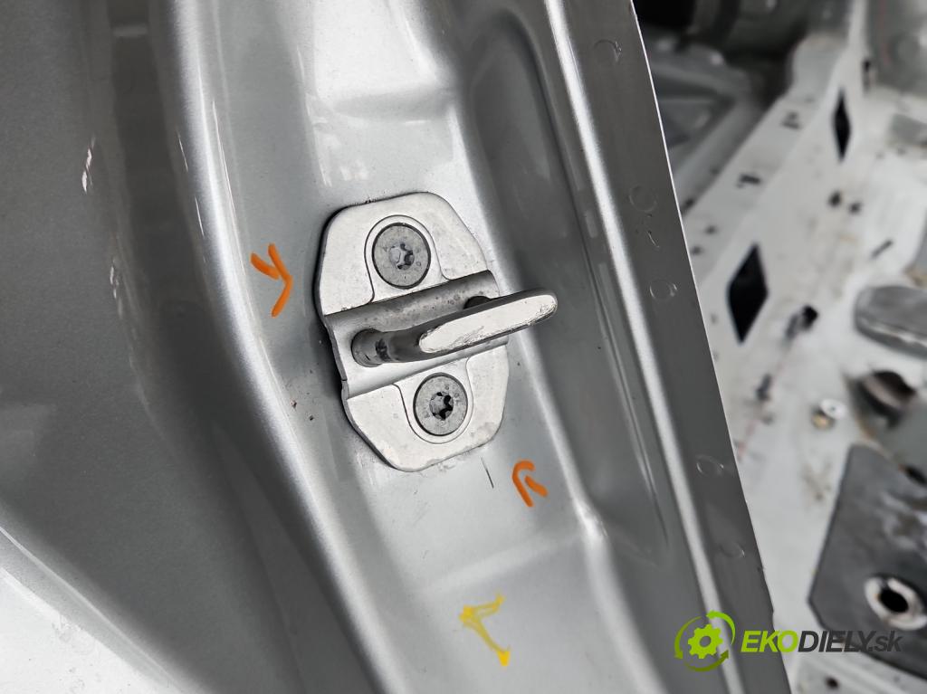 Mercedes A W176 2012-2018 1.5 CDI (607951) 109 hp manual 80 kW 1461 cm3 5- blatnik zadní pravý