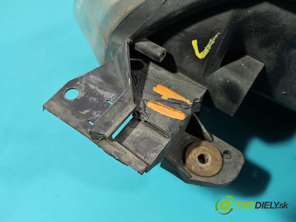 Citroen C4 Picasso I 2006-2013 1.8 16V 125 HP manual 92 kW 1749 cm3 5- Reflektor: pravý  (Svetlo predné pravé)