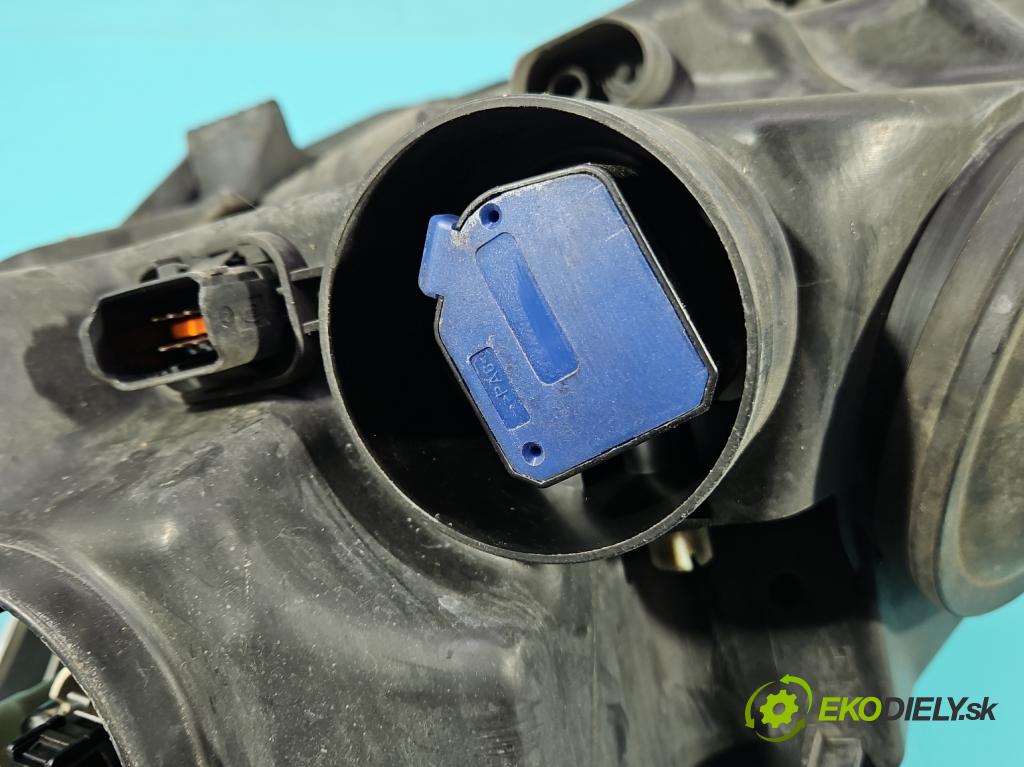 Citroen C4 Picasso I 2006-2013 1.8 16V 125 HP manual 92 kW 1749 cm3 5- Reflektor: pravý  (Svetlo predné pravé)