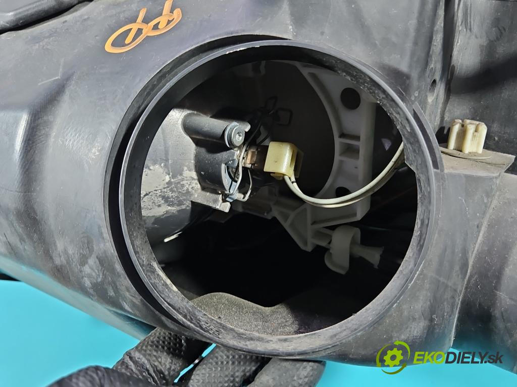 Citroen C4 Picasso I 2006-2013 1.8 16V 125 HP manual 92 kW 1749 cm3 5- Reflektor: pravý  (Svetlo predné pravé)